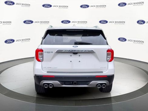 Certified 2023 Ford Explorer Platinum w/ Technology Package AWD/4WD image 4