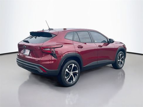 Used 2025 Chevrolet Trax RS w/ Driver Confidence Package image 7