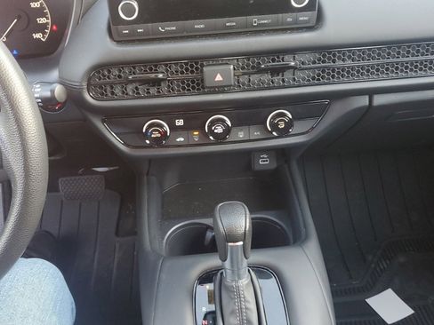 Used 2023 Honda HR-V LX image 11