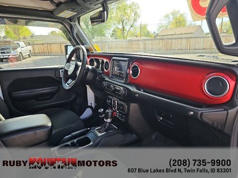 Used 2023 Jeep Gladiator Rubicon w/ Cold Weather Group image 44