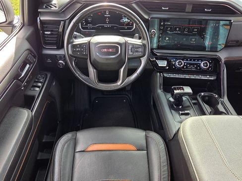 Used 2023 GMC Sierra 1500 AT4 w/ AT4 Premium Package AWD/4WD image 5