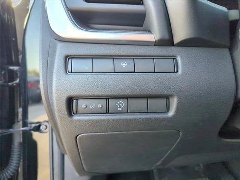 Used 2023 Nissan Rogue SV FWD image 15
