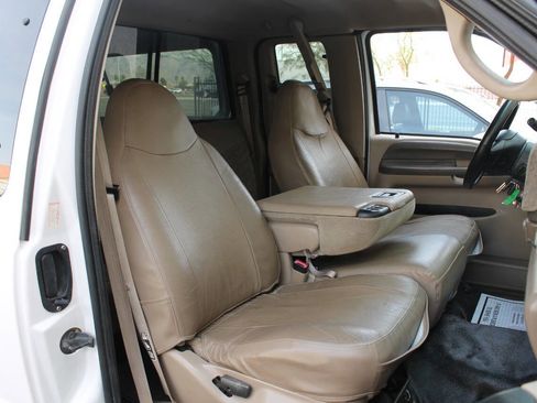 Used 2000 Ford F250 XLT image 32