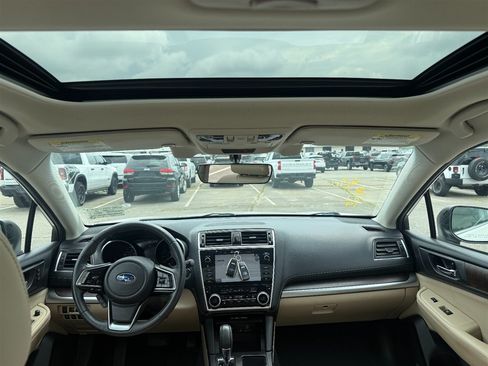 Used 2019 Subaru Outback 2.5i Limited AWD/4WD image 4