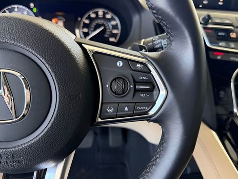 Used 2024 Acura RDX SH-AWD image 25