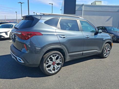 Certified 2023 Kia Seltos SX w/ SX Sunroof Package image 6