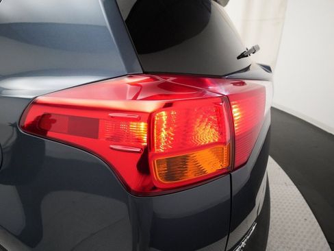 Used 2013 Toyota RAV4 Limited image 33