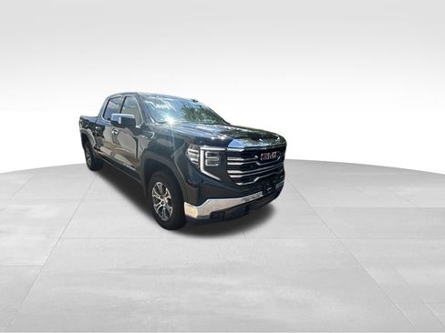 Used 2025 GMC Sierra 1500 SLT RWD image 10