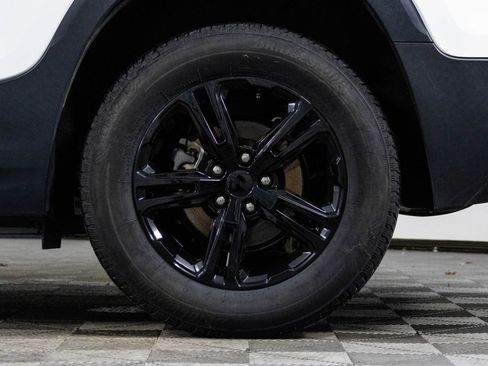 Used 2024 GMC Terrain SLE image 42