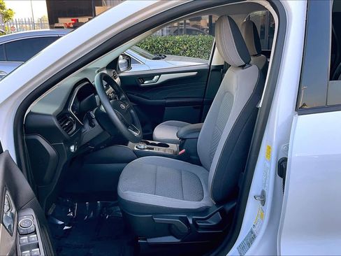 Used 2021 Ford Escape SE image 7