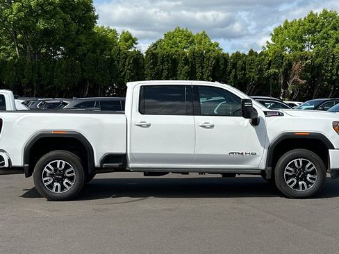 Used 2022 GMC Sierra 2500 AT4 w/ AT4 Premium Plus Package AWD/4WD image 3