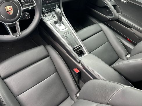 Used 2025 Porsche 718 Cayman image 14