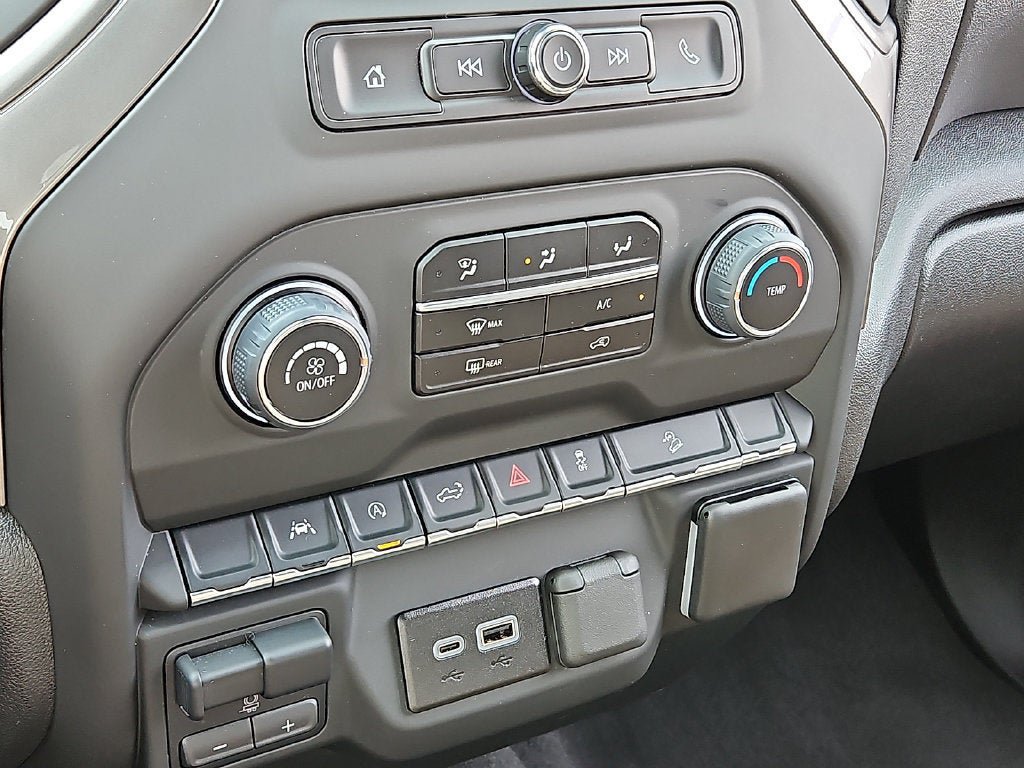 Used 2024 Chevrolet Silverado 1500 Custom Trail Boss w/ LPO, Dark Essentials Package AWD/4WD image 15