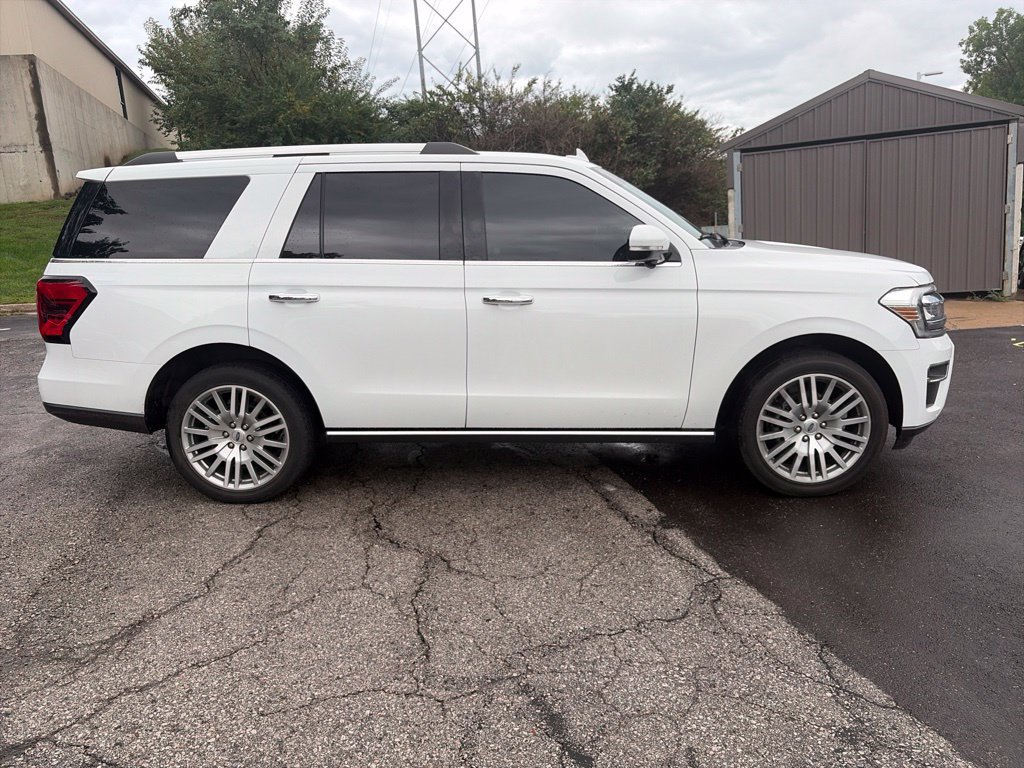 Used 2023 Ford Expedition Limited AWD/4WD image 4