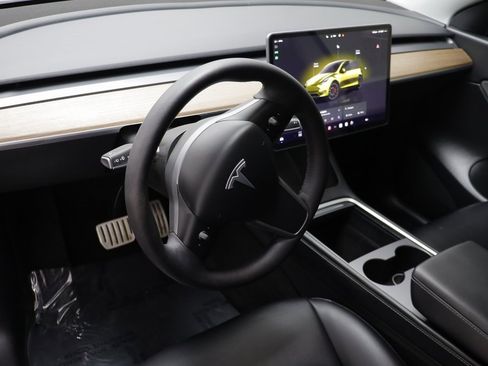 Used 2022 Tesla Model Y Performance image 6