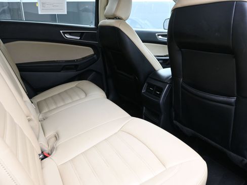 Used 2020 Ford Edge SEL image 24