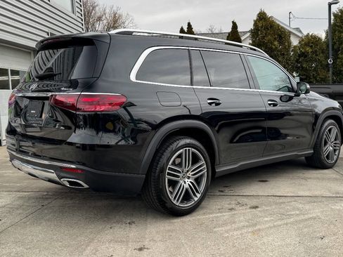 Used 2025 Mercedes-Benz GLS 450 4MATIC image 3