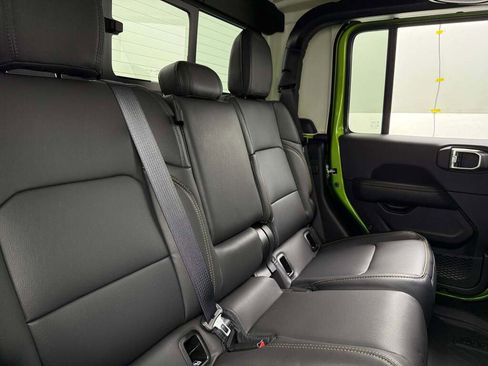 New 2025 Jeep Gladiator Sport image 25