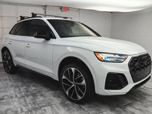 Used 2024 Audi SQ5 Premium Plus w/ Premium Plus Package AWD/4WD image 3