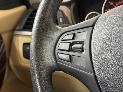 Used 2014 BMW 320i Sedan image 17