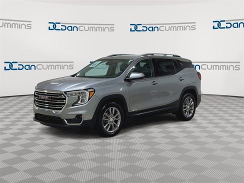Used 2024 GMC Terrain SLT image 7