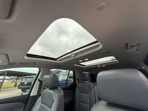 Used 2019 Chevrolet Traverse Premier w/ Driver Confidence II Package FWD image 18