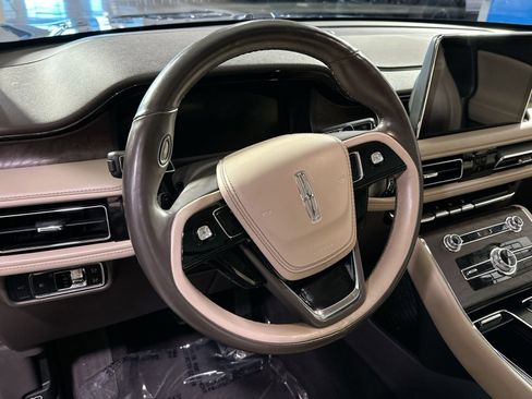 Used 2020 Lincoln Aviator Reserve w/ Equipment Group 201A image 11