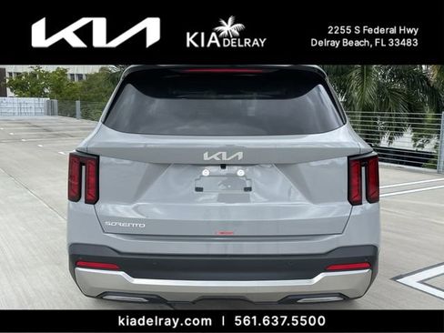 New 2026 Kia Sorento S image 4