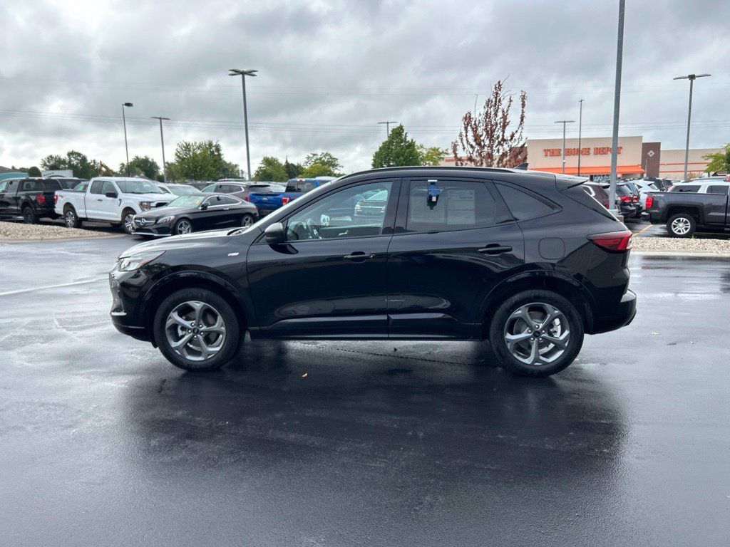 Used 2024 Ford Escape ST-Line AWD/4WD image 5