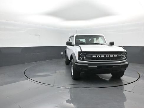 New 2026 Ford Bronco 4-Door AWD/4WD image 3
