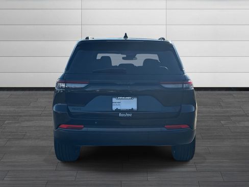 New 2026 Jeep Grand Cherokee Limited w/ Limited Altitude Package AWD/4WD image 5