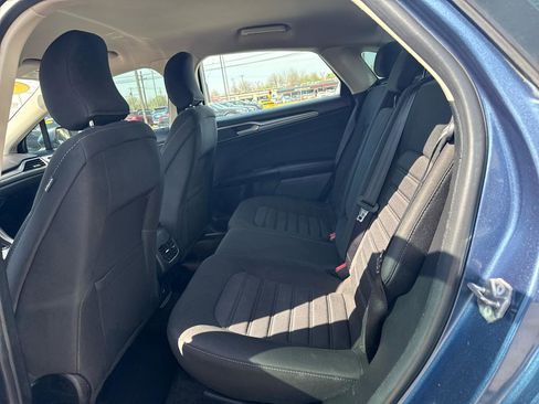 Used 2019 Ford Fusion SE FWD image 13