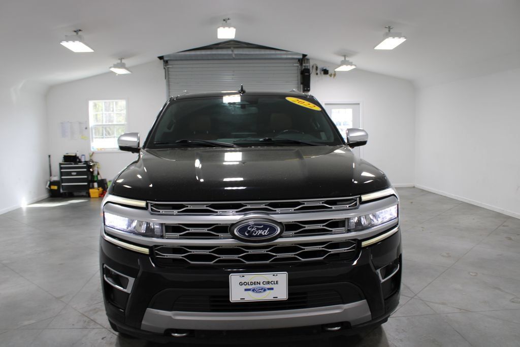Used 2022 Ford Expedition Platinum AWD/4WD image 3