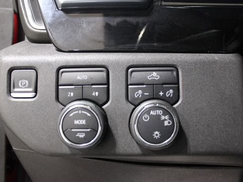 Used 2022 Chevrolet Silverado 1500 LT w/ Convenience Package II image 40