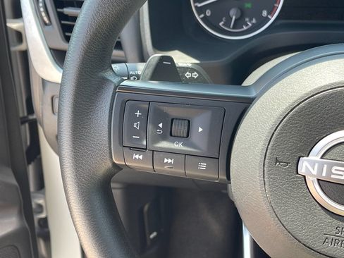 Used 2024 Nissan Rogue S AWD/4WD image 26