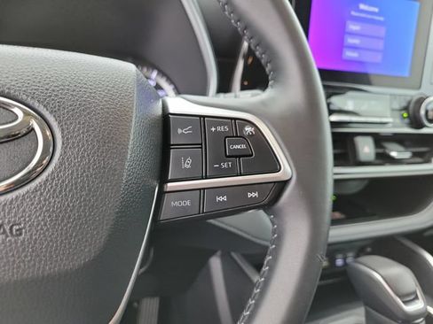 Used 2026 Toyota Highlander XLE AWD/4WD image 26