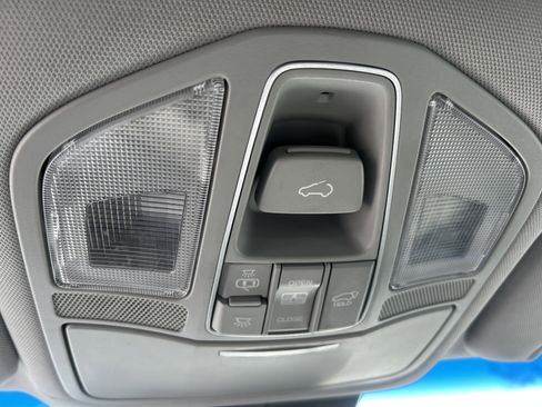 Used 2017 Hyundai Santa Fe Limited image 21