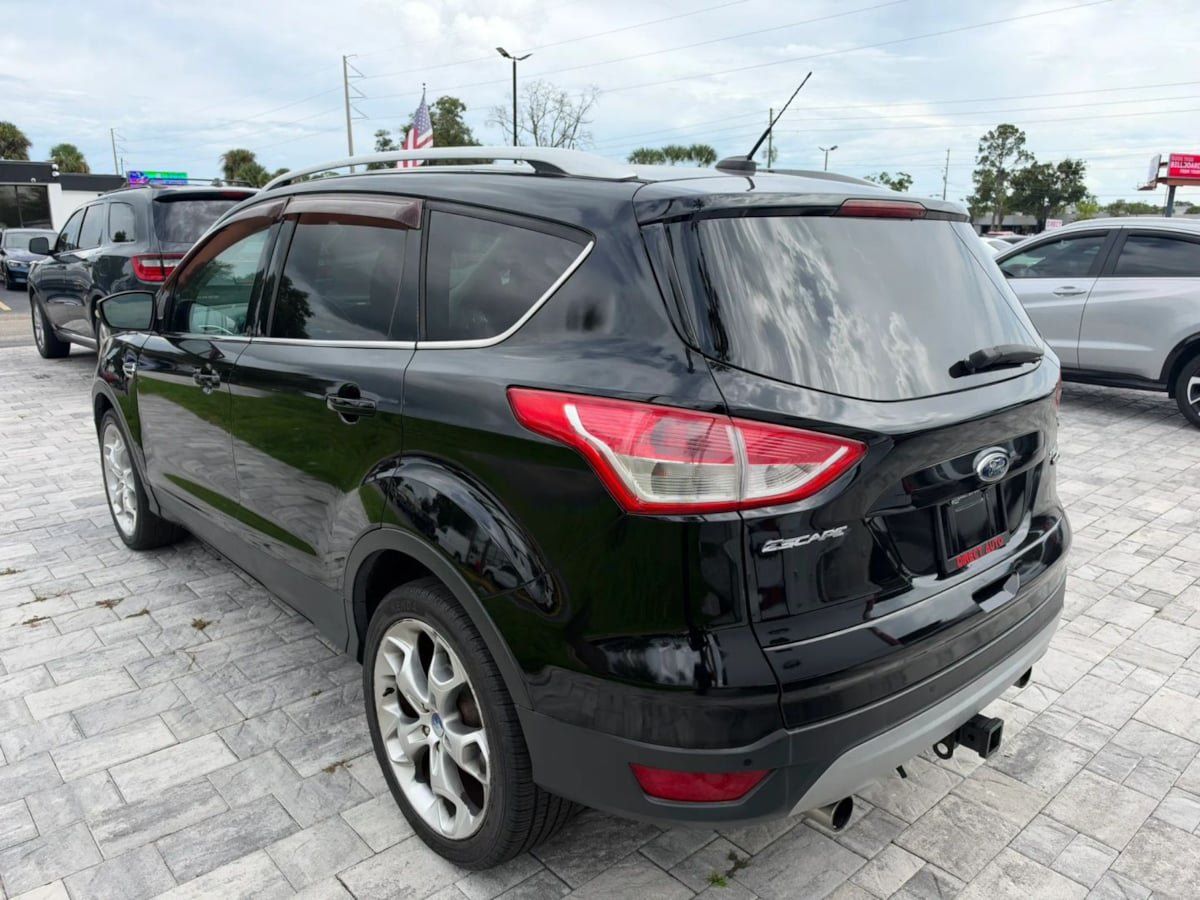 Used 2013 Ford Escape Titanium w/ Parking Technology Pkg AWD/4WD image 4