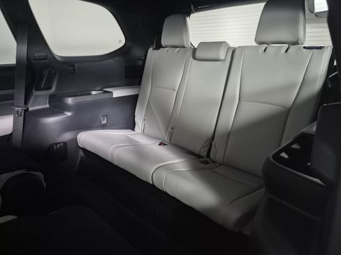 New 2026 Toyota Grand Highlander AWD Hybrid image 33