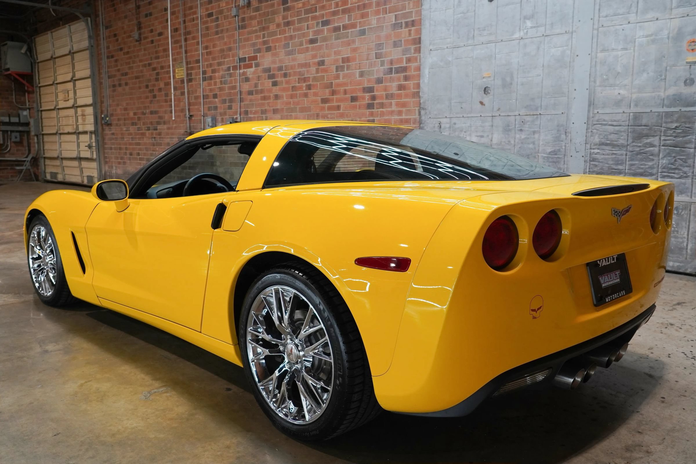 Used 2012 Chevrolet Corvette Coupe w/ Roof Package RWD image 17