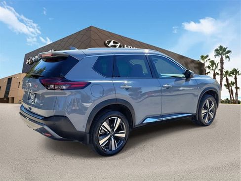 Used 2023 Nissan Rogue SL w/ SL Premium Package image 3