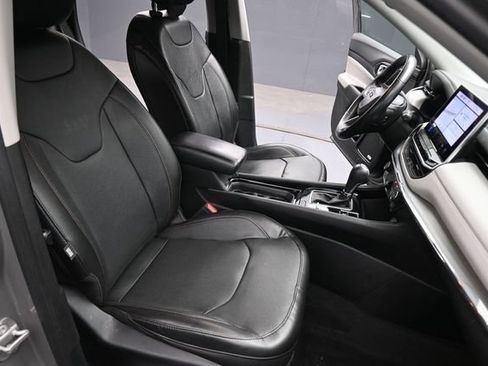 Used 2022 Jeep Compass Limited w/ Elite Group AWD/4WD image 27