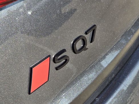 New 2026 Audi SQ7 Prestige image 12