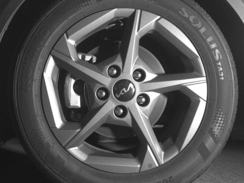 Used 2025 Kia K4 LXS image 11