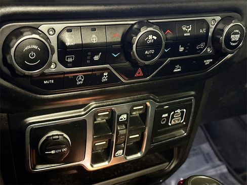 Used 2020 Jeep Gladiator Sport w/ Quick Order Package 24S image 17