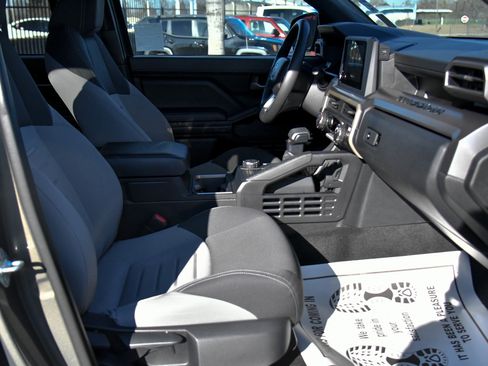 Used 2024 Toyota Tacoma TRD Sport image 46