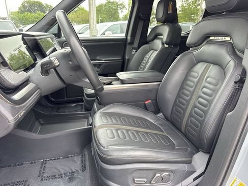 Used 2023 Rivian R1T Adventure AWD/4WD image 11