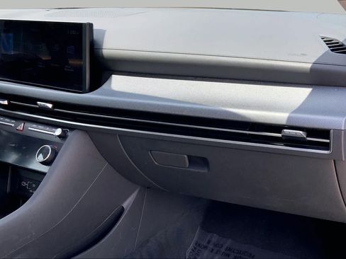 Used 2025 Hyundai Sonata SEL FWD image 17