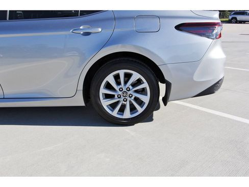 Used 2023 Toyota Camry LE image 30