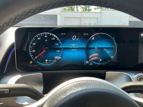 Used 2021 Mercedes-Benz GLB 250 image 19